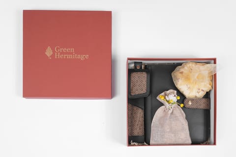 Green Hermitage The Mindful Moments Gift Set | Banana Leather & Cork