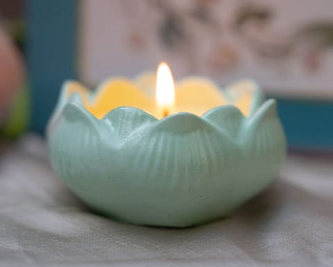 Tula Journey Lotus Candle